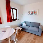 Lejlighed Modern Renovated 5 Min Walk To Private Parking Poreč