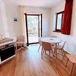 Modern Renovated 5 Min Walk To Private Parking Porec