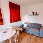 Apartment Modern Renovated 5 Min Walk To Private Parking Porec