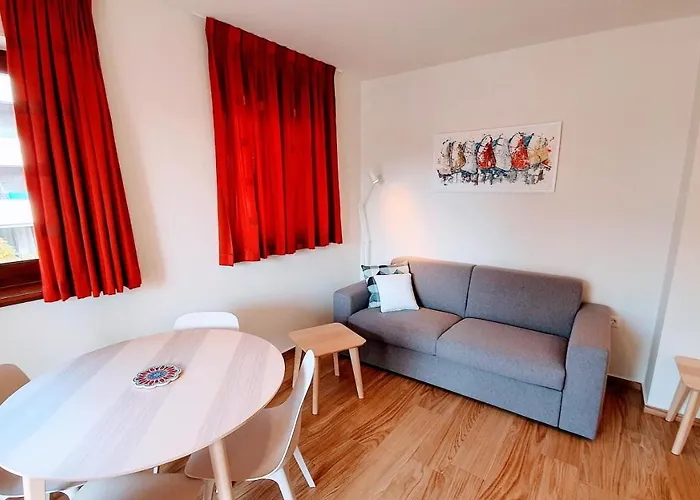 公寓 Modern Renovated Apartment 5 Min Walk To Beach Private Parking 波雷奇