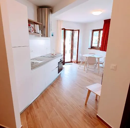 公寓 Modern Renovated Apartment 5 Min Walk To Beach Private Parking 波雷奇